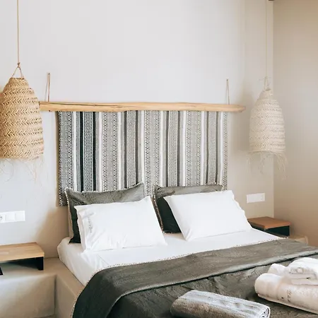 White And Grey 2 Apartment Mykonos Town