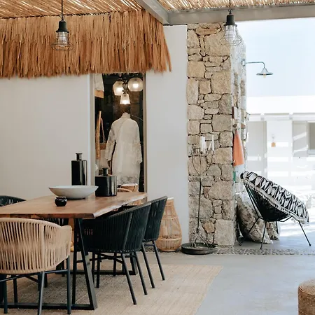 White And Grey 2 Apartment Mykonos Town