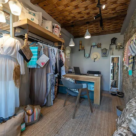 White And Grey 2 Apartment Mykonos Town